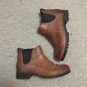 Chelsea boots